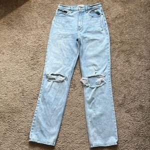 Abercrombie 90s Straight Ultra High Rise Light Wash Ripped Knee Long/Tall Jeans
